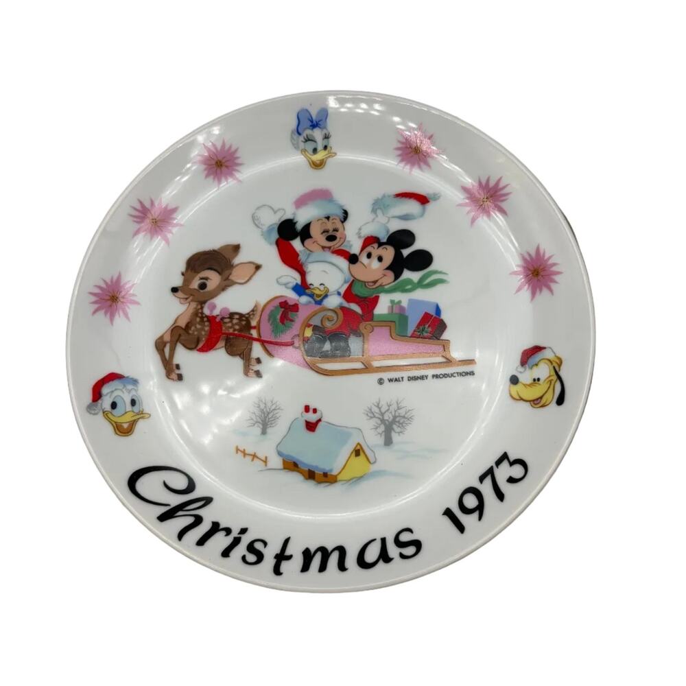 Vintage Walt Disney's 1973 Christmas Collector Plate
